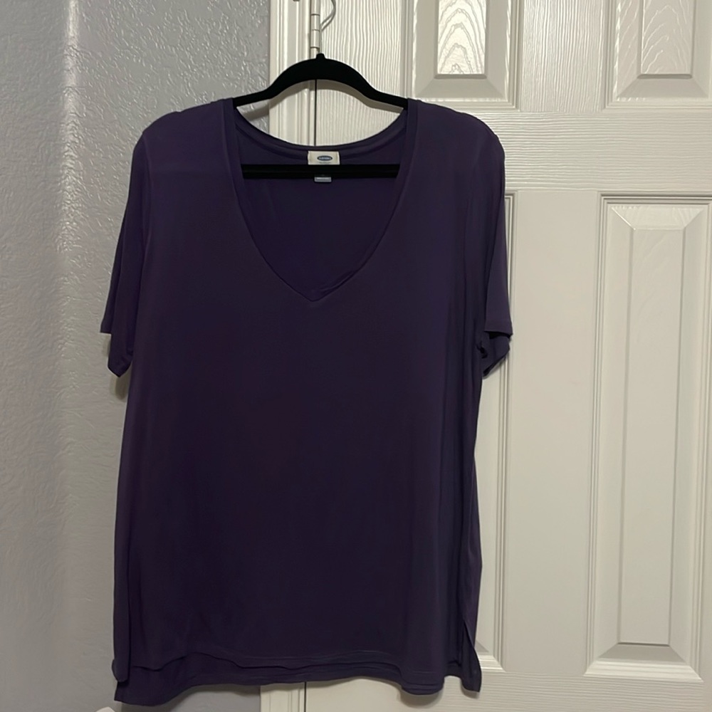Cute v neck tee shirt.